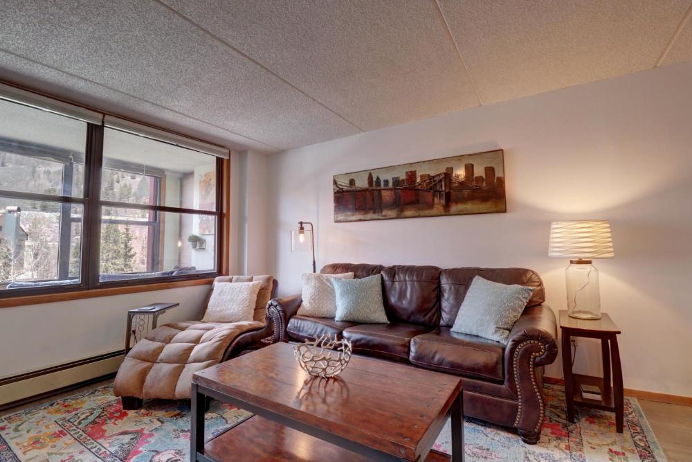 VS348 Village Square 1 Br 1 Ba condo